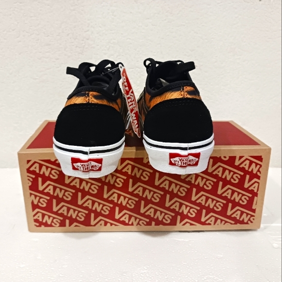 Vans - Picture 4 of 4